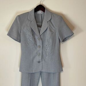 Scarlett 2 pc Vintage Suit. Woman’s Size 5/6 Light Gray. Embroidery on Jacket